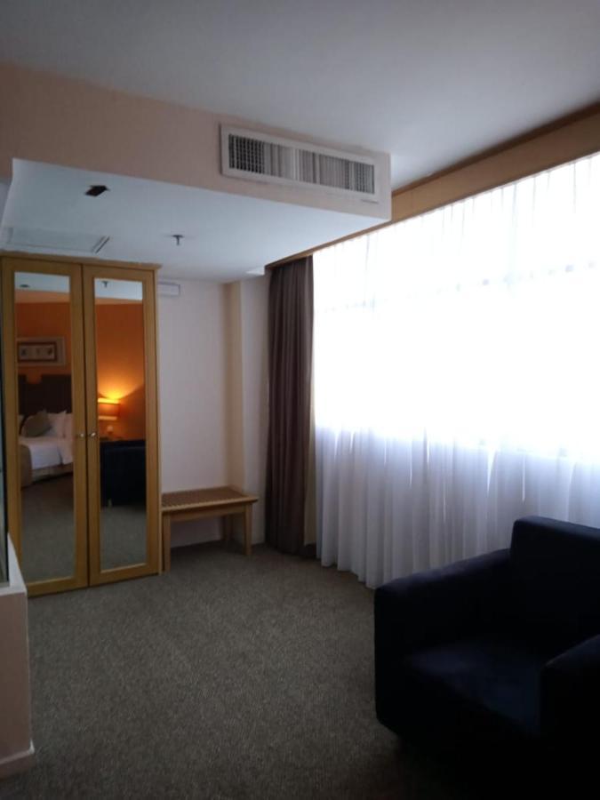 Grand Barakah Hotel أمبانغ المظهر الخارجي الصورة