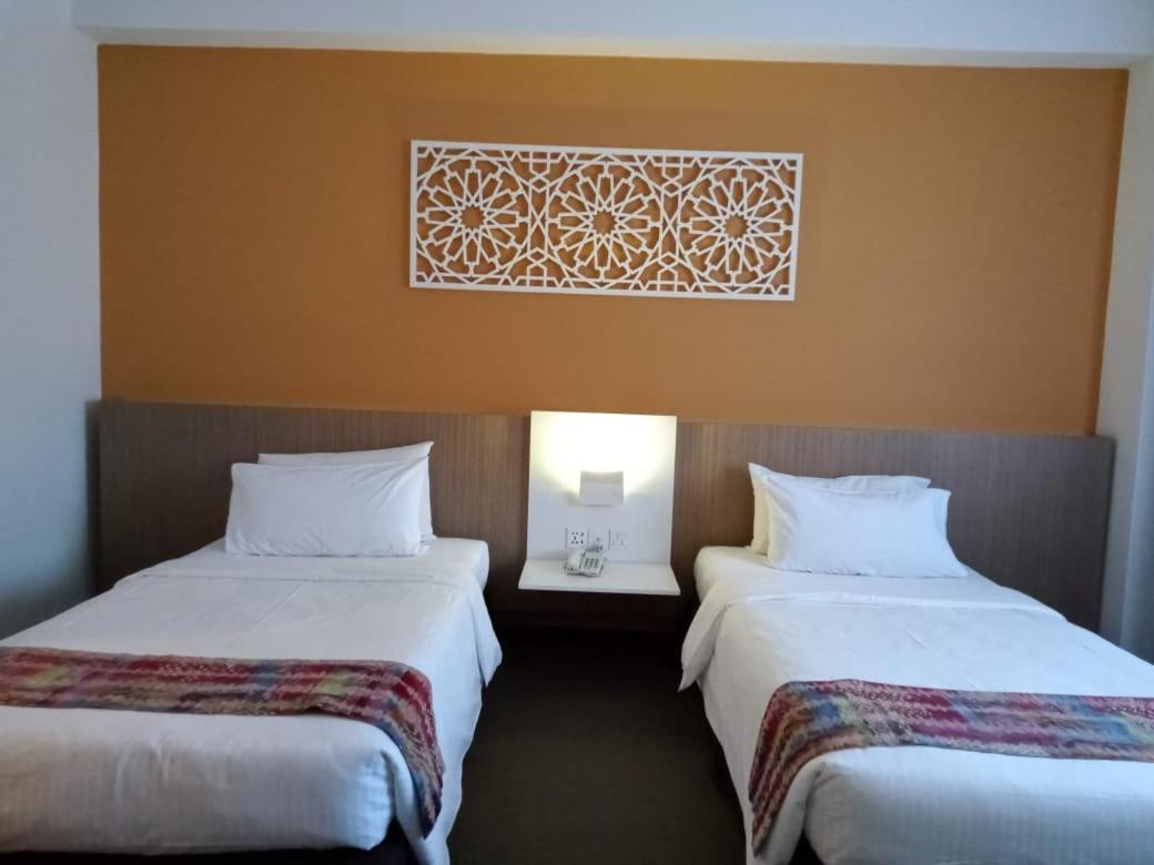 Grand Barakah Hotel أمبانغ المظهر الخارجي الصورة