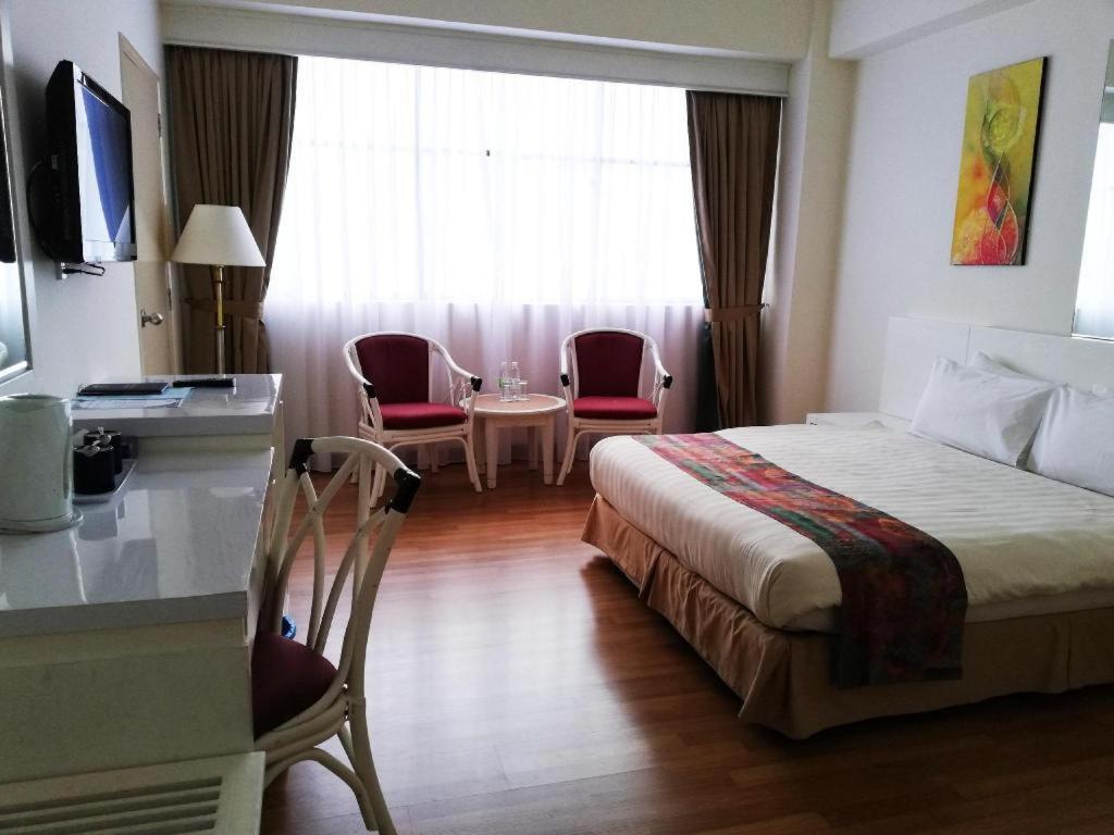 Grand Barakah Hotel أمبانغ المظهر الخارجي الصورة