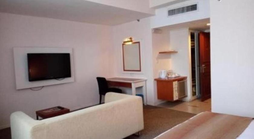Grand Barakah Hotel أمبانغ المظهر الخارجي الصورة