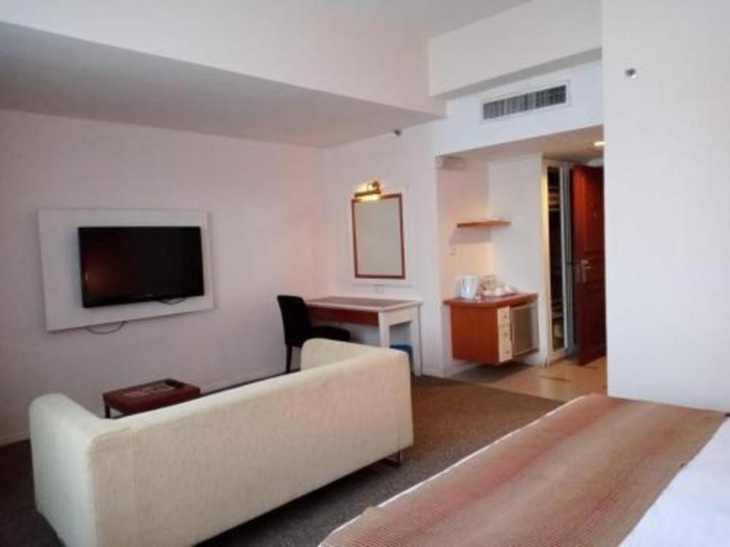 Grand Barakah Hotel أمبانغ المظهر الخارجي الصورة
